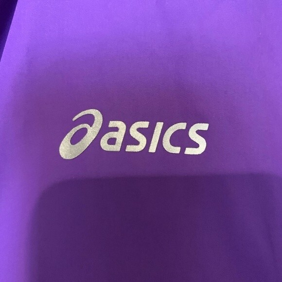 Asics  purple rain jacket. Size Small. Excellent condition! - Picture 7 of 10
